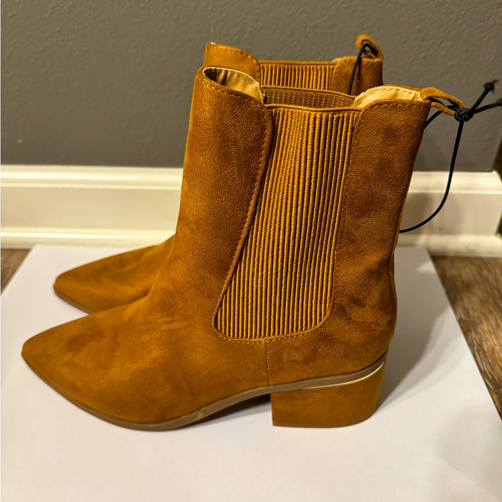 Ankle Boots, Express, New ( Never Worn), Size 8, Brown Suede